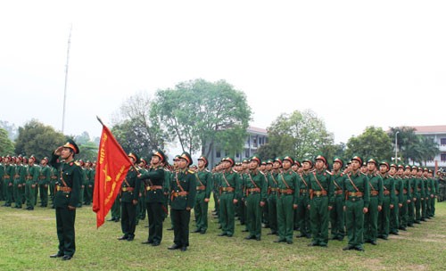 Sư đoàn 316, Quân khu 2 là một trong những đơn vị được vinh dự tham gia diễu binh, xếp hình, xếp chữ cho lễ kỷ niệm 60 năm Chiến thắng Điện Biên Phủ. Trong ảnh là các khối đội hình tập chào cờ.